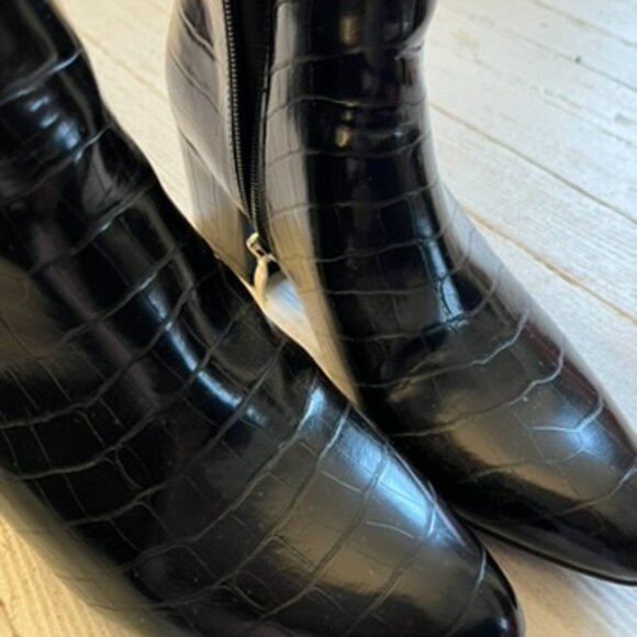 Crocodile Texture Black Chelsea Ankle Boot - Picture 6 of 7